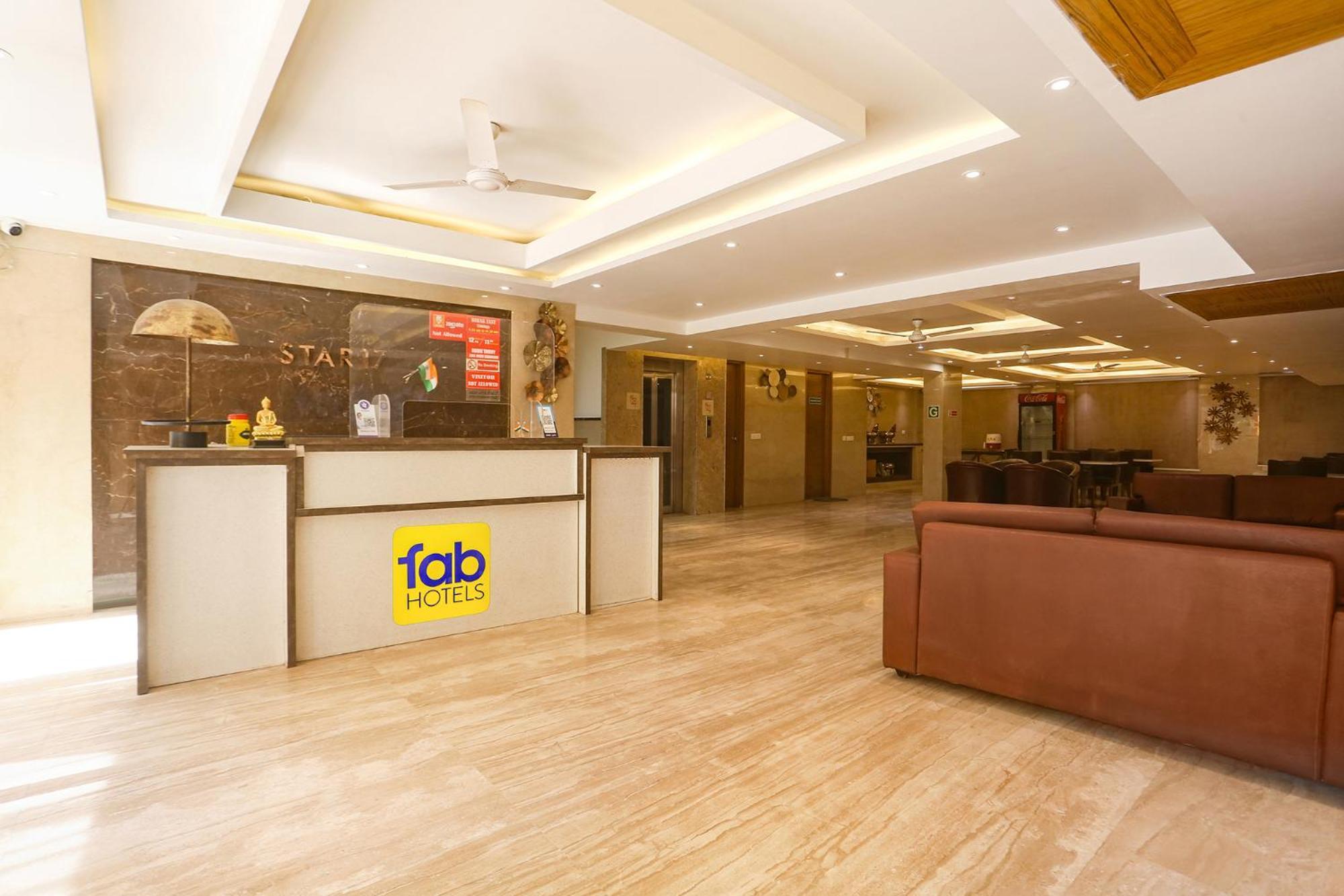Fabhotel Prime Star 17 - Nr Yashobhoomi Convention Centre Delhi  Bagian luar foto