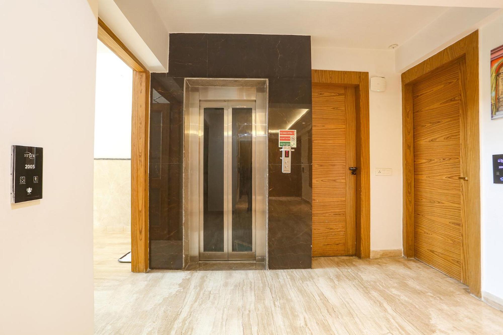 Fabhotel Prime Star 17 - Nr Yashobhoomi Convention Centre Delhi  Bagian luar foto